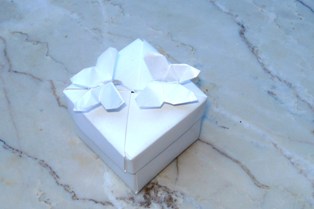 caixinha em origami para bem casado